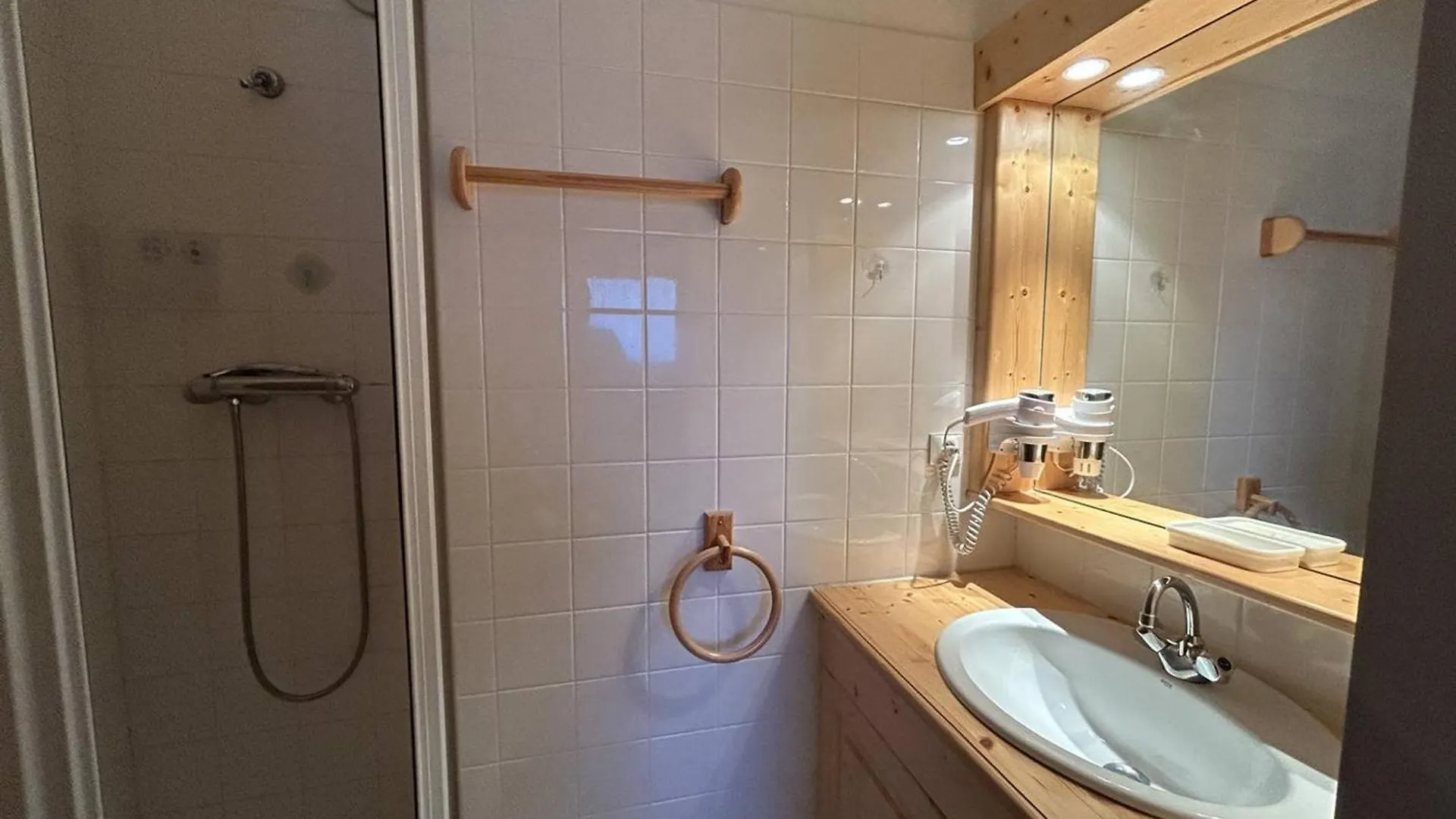 Charmant Appartement Meribel - 2 Pieces, Cabine, Balcon Sud, Casier A Skis - Fr-1-355-266 Les Allues アパート